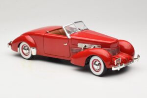 Cord 812 Kabriolet Czerwony American Muscle 1:18 32158 Metal — zdjęcie 6 z 8