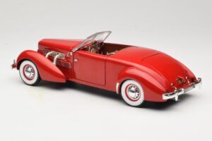 Cord 812 Kabriolet Czerwony American Muscle 1:18 32158 Metal — zdjęcie 7 z 8