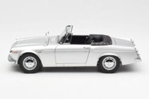 Datsun Fairlady 2000 SR311 Roadster Srebrny AUTOart 1:18 77432 Metal — zdjęcie 4 z 8