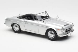 Datsun Fairlady 2000 SR311 Roadster Srebrny AUTOart 1:18 77432 Metal — zdjęcie 6 z 8