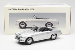 Datsun Fairlady 2000 SR311 Roadster Srebrny AUTOart 1:18 77432 Metal — zdjęcie 8 z 8