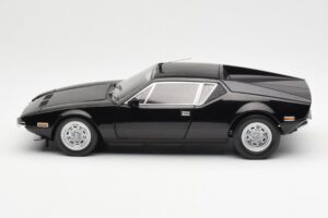 De Tomaso Pantera Czarny Kyosho 1:18 08851BK Metal — zdjęcie 4 z 8