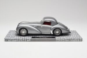 Delahaye Type 145 V12 Coupe Mullin Museum Minichamps 1:18 107116120 Metal — zdjęcie 3 z 6