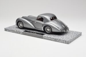 Delahaye Type 145 V12 Coupe Mullin Museum Minichamps 1:18 107116120 Metal — zdjęcie 4 z 6