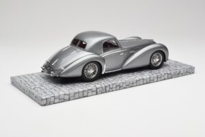 Delahaye Type 145 V12 Coupe Mullin Museum Minichamps 1:18 107116120 Metal — zdjęcie 5 z 6