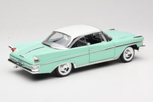 DeSoto Adventurer Zielony Road Signature 1:18 92738-R1 Metal — zdjęcie 3 z 8