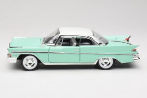 DeSoto Adventurer Zielony Road Signature 1:18 92738-R1 Metal — zdjęcie 4 z 8