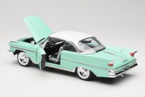 DeSoto Adventurer Zielony Road Signature 1:18 92738-R1 Metal — zdjęcie 5 z 8