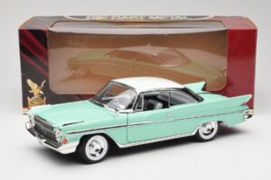 DeSoto Adventurer Zielony Road Signature 1:18 92738-R1 Metal — zdjęcie 8 z 8