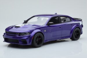 Dodge Charger Super Bee Fioletowy GT Spirit 1:18 GT895 Żywica