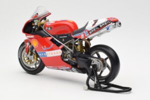 Ducati 998R WSB #1 T. Bayliss Ducati Infostrada 2002 Minichamps 1:12 122021201 Metal — zdjęcie 5 z 6