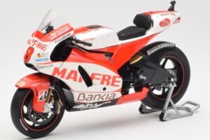 Ducati Desmosedici GP11 #8 H. Barbera Ducati MotoGP Team MotoGP 2011 Minichamps 1:12 123110008 Metal — zdjęcie 2 z 6