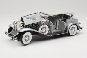 Duesenberg SJ Srebrny GreenLight 1:18 13525 Metal — zdjęcie 2 z 8