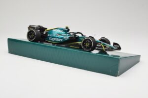 Aston Martin AMR22 #5 S. Vettel Last Race Abu Dhabi GP 2022 Minichamps 1:18 147222205 Żywica — zdjęcie 4 z 7