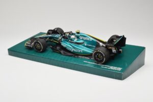 Aston Martin AMR22 #5 S. Vettel Last Race Abu Dhabi GP 2022 Minichamps 1:18 147222205 Żywica — zdjęcie 5 z 7