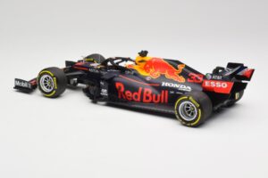 Aston Martin Red Bull Racing RB16 #33 M. Verstappen Abu Dhabi GP Winner 2020 Minichamps 1:18 110201733 Metal — zdjęcie 5 z 7