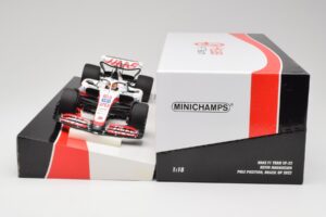 Haas VF-22 #20 K. Magnussen Pole Position Brazil GP 2022 Minichamps 1:18 147222120 Metal — zdjęcie 6 z 7