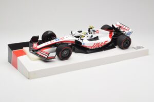 Haas VF-22 #47 M. Schumacher Bahrain GP 2022 Minichamps 1:18 147220147 Metal — zdjęcie 2 z 7