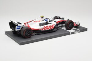 Haas VF-22 #47 M. Schumacher Brazilian GP 2022 Minichamps 1:18 117222147 Żywica — zdjęcie 3 z 7
