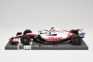 Haas VF-22 #47 M. Schumacher British GP 2022 Minichamps 1:18 117221047 Żywica