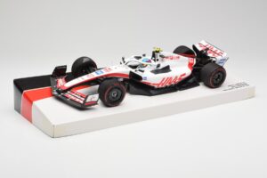 Haas VF-22 #47 M. Schumacher British GP Points 2022 Minichamps 1:18 147221047 Metal — zdjęcie 2 z 6