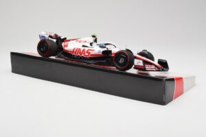Haas VF-22 #47 M. Schumacher British GP Points 2022 Minichamps 1:18 147221047 Metal — zdjęcie 4 z 6