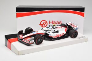 Haas VF-22 #47 M. Schumacher British GP Points 2022 Minichamps 1:18 147221047 Metal — zdjęcie 6 z 6