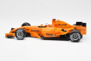 McLaren MP4-20 Mercedes G. Paffett Interim Test Car 2006 Minichamps 1:18 530061895 Metal — zdjęcie 3 z 6