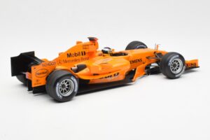 McLaren MP4-20 Mercedes P. de la Rosa Interim Test Car 2006 Minichamps 1:18 530061894 Metal — zdjęcie 2 z 6