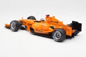 McLaren MP4-20 Mercedes P. de la Rosa Interim Test Car 2006 Minichamps 1:18 530061894 Metal — zdjęcie 5 z 6