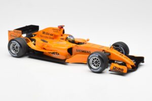 McLaren Mercedes MP4-20 P. de la Rosa F1 Test Car 2005 Minichamps 1:18 B66962343 Metal — zdjęcie 4 z 6