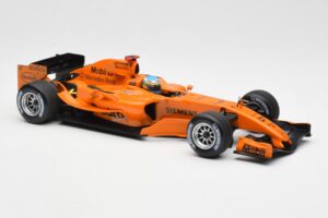McLaren Mercedes MP4-20 P. de la Rosa F1 Test Car 2006 Minichamps 1:18 PEDRO001 Metal — zdjęcie 4 z 6