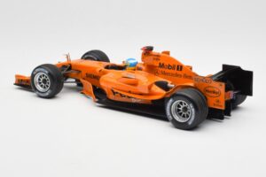 McLaren Mercedes MP4-20 P. de la Rosa F1 Test Car 2006 Minichamps 1:18 PEDRO001 Metal — zdjęcie 5 z 6