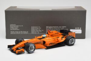 McLaren Mercedes MP4-20 P. de la Rosa F1 Test Car 2006 Minichamps 1:18 PEDRO001 Metal — zdjęcie 6 z 6