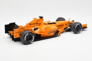McLaren MP4-21 Mercedes #4 J.P. Montoya Interim Livery 2006 Minichamps 1:18 530061874 Metal — zdjęcie 2 z 6