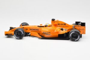 McLaren MP4-21 Mercedes #4 J.P. Montoya Interim Livery 2006 Minichamps 1:18 530061874 Metal — zdjęcie 3 z 6