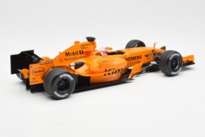 McLaren MP4-21 Mercedes #3 K. Raikkonen Interim Livery 2006 Minichamps 1:18 530061873 Metal — zdjęcie 2 z 6