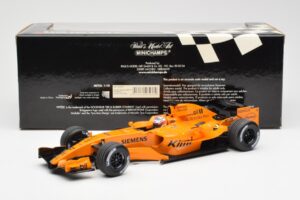 McLaren MP4-21 Mercedes #3 K. Raikkonen Interim Livery 2006 Minichamps 1:18 530061873 Metal — zdjęcie 6 z 6