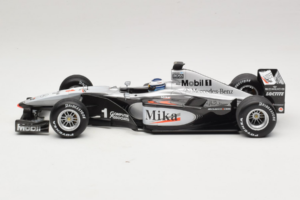 McLaren MP4-15 #1 M. Hakkinen F1 2000 Minichamps 1:18 B66962117 Metal — zdjęcie 3 z 6