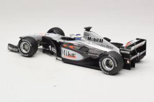 McLaren MP4-15 #1 M. Hakkinen F1 2000 Minichamps 1:18 B66962117 Metal — zdjęcie 5 z 6