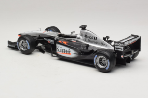 McLaren MP4-20 #9 K. Raikkonen F1 2005 Hot Wheels 1:18 H2286 Metal — zdjęcie 5 z 6