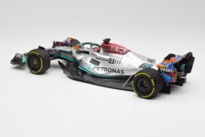 Mercedes AMG W13 E Performance Petronas #63 G. Russell Miami GP 2022 Minichamps 1:18 110220563 Metal — zdjęcie 5 z 7