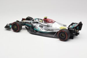 Mercedes AMG W13 E Performance Petronas #44 L. Hamilton Spanish GP 2022 Minichamps 1:18 110220044 Metal — zdjęcie 5 z 7