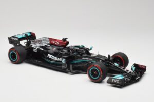 Mercedes AMG W12 Petronas #44 L. Hamilton Spanish GP 100th Pole 2021 Minichamps 1:18 110210444 Żywica — zdjęcie 4 z 7