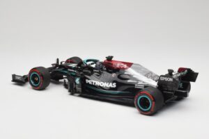 Mercedes AMG W12 Petronas #44 L. Hamilton Spanish GP 100th Pole 2021 Minichamps 1:18 110210444 Żywica — zdjęcie 5 z 7