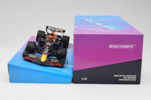 Red Bull Racing RB18 #1 M. Verstappen Winner Miami GP 2022 Minichamps 1:18 113220501 Metal — zdjęcie 6 z 7