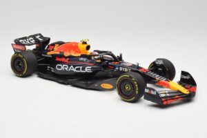 Oracle Red Bull Racing RB18 #11 S. Perez Abu Dhabi GP 2022 Minichamps 1:18 110222211 Metal — zdjęcie 4 z 7