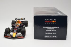 Oracle Red Bull Racing RB18 #11 S. Perez Abu Dhabi GP 2022 Minichamps 1:18 110222211 Metal — zdjęcie 6 z 7
