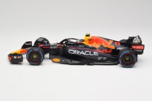 Oracle Red Bull Racing RB18 #11 S. Perez Monaco GP Winner Rain Tyre Version 2022 Minichamps 1:18 110222711 Metal — zdjęcie 3 z 7