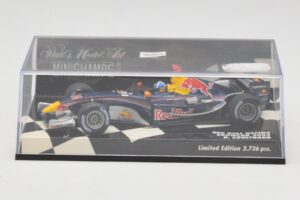Red Bull Racing D. Coulthard Showcar 2005 Minichamps 1:43 400050084 Metal — zdjęcie 5 z 5
